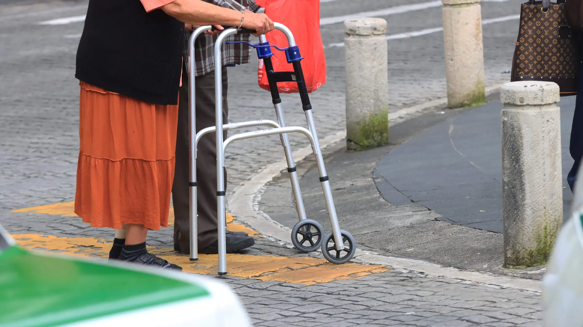 Adultos mayores olvidados en Veracruz: entidad carece de espacios para darles cuidados